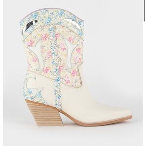 DOLCE VITA Loral Women’s Short Western Boots